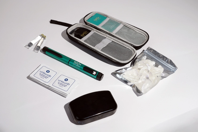 lglutathione pen kit contents all layed out flat showing everything that you get inside